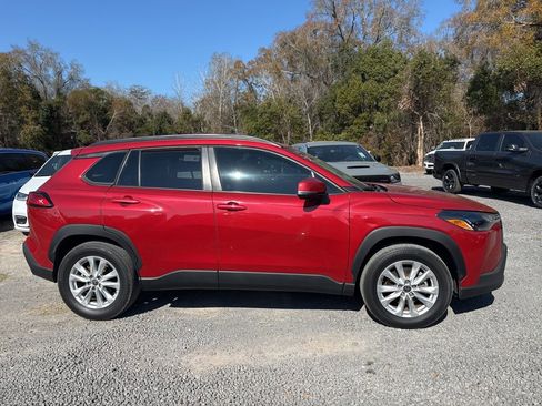 Used 2022 Toyota Corolla Cross LE w/ Moonroof Package image 5