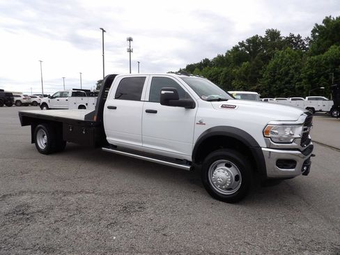 Used 2024 RAM 5500 Tradesman w/ Chrome Appearance Group AWD/4WD image 10