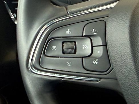 Used 2025 Buick Envista Sport Touring w/ Convenience I Package FWD image 10