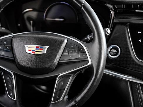 Used 2017 Cadillac XT5 Premium Luxury w/ Driver Assist Package image 17