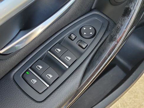 Used 2018 BMW 330i xDrive Sedan AWD/4WD image 14