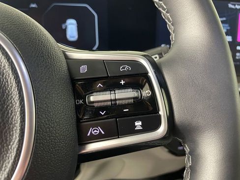 Certified 2025 Kia Sorento SX Prestige AWD/4WD image 11