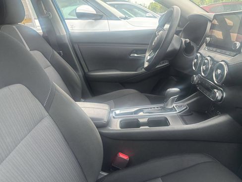 Used 2025 Nissan Sentra SV FWD image 8
