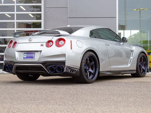 Used 2020 Nissan GT-R Premium w/ Premium Interior Package AWD/4WD image 10