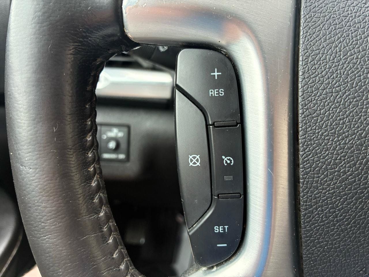 Used 2015 GMC Acadia SLT AWD/4WD image 18