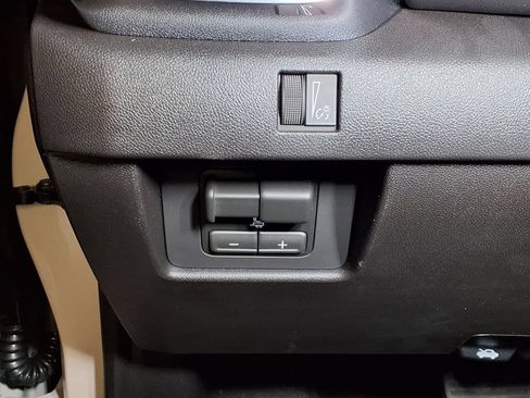 New 2026 GMC Canyon Elevation w/ Convenience Package RWD image 17