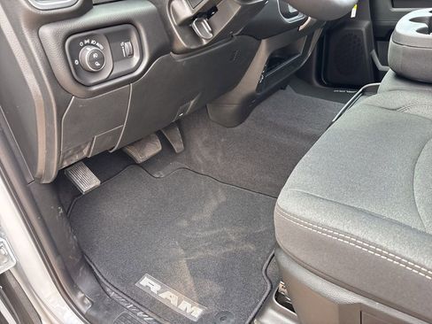 New 2025 RAM 2500 Big Horn AWD/4WD image 16