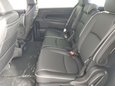 New 2026 Honda Odyssey Touring image 13