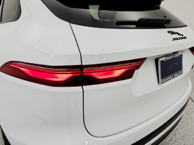 Certified 2026 Jaguar F-PACE R-Dynamic S AWD/4WD image 15