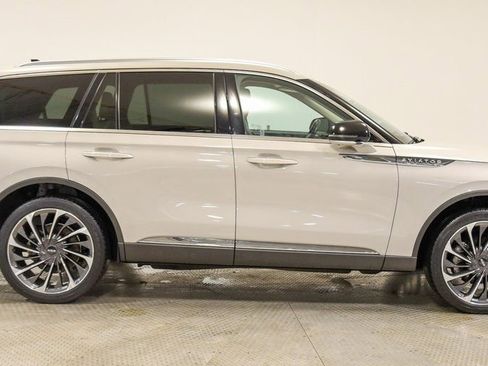Used 2023 Lincoln Aviator Reserve w/ Equipment Group 201A image 13
