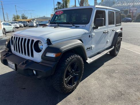 Used 2020 Jeep Wrangler Unlimited Sport image 3