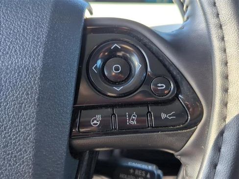 Used 2021 Toyota Prius XLE image 12