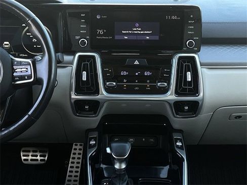 Used 2021 Kia Sorento SX image 17