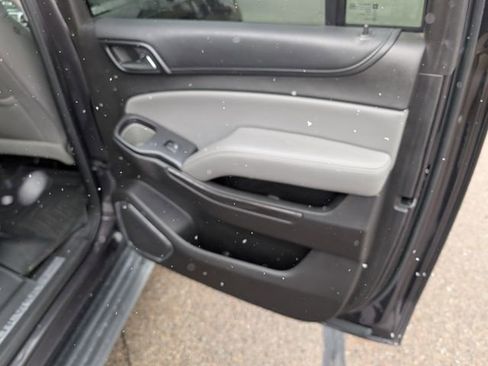 Used 2016 Chevrolet Suburban LT w/ Luxury Package image 7