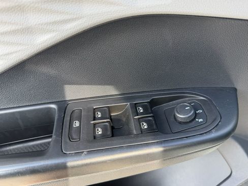 Used 2022 Volkswagen Taos S FWD image 21