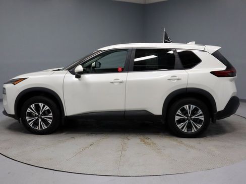 Certified 2022 Nissan Rogue SV image 10