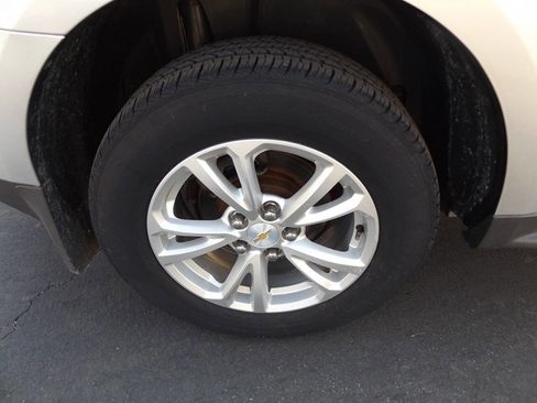 Used 2017 Chevrolet Equinox LT w/ Convenience Package image 28