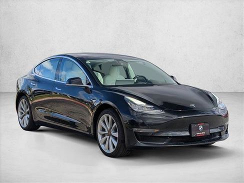 Used 2019 Tesla Model 3 Mid Range image 3
