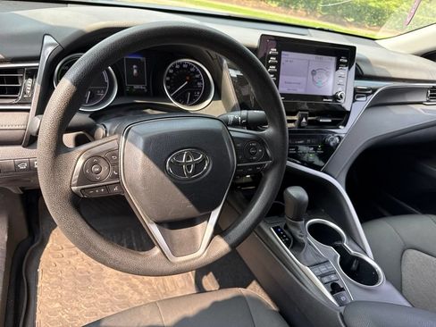 Used 2023 Toyota Camry LE FWD image 9