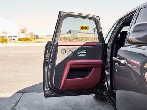 Used 2023 Rolls-Royce Ghost image 25