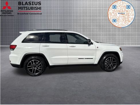 Used 2019 Jeep Grand Cherokee Trailhawk AWD/4WD image 18