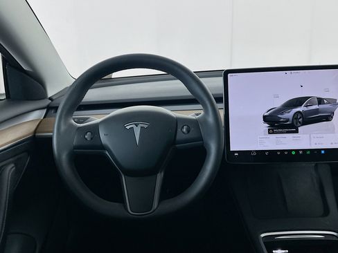 Used 2023 Tesla Model 3 Standard Range image 16