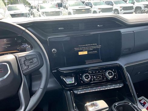 Used 2026 GMC Sierra 1500 AT4X w/ LPO, Black Badging Package AWD/4WD image 6