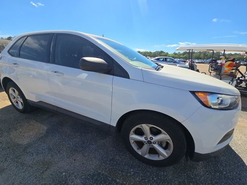 Used 2019 Ford Edge SE w/ SE Fleet Driver's Package image 4