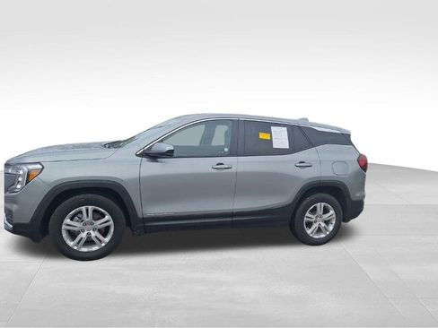 Used 2024 GMC Terrain SLE image 12