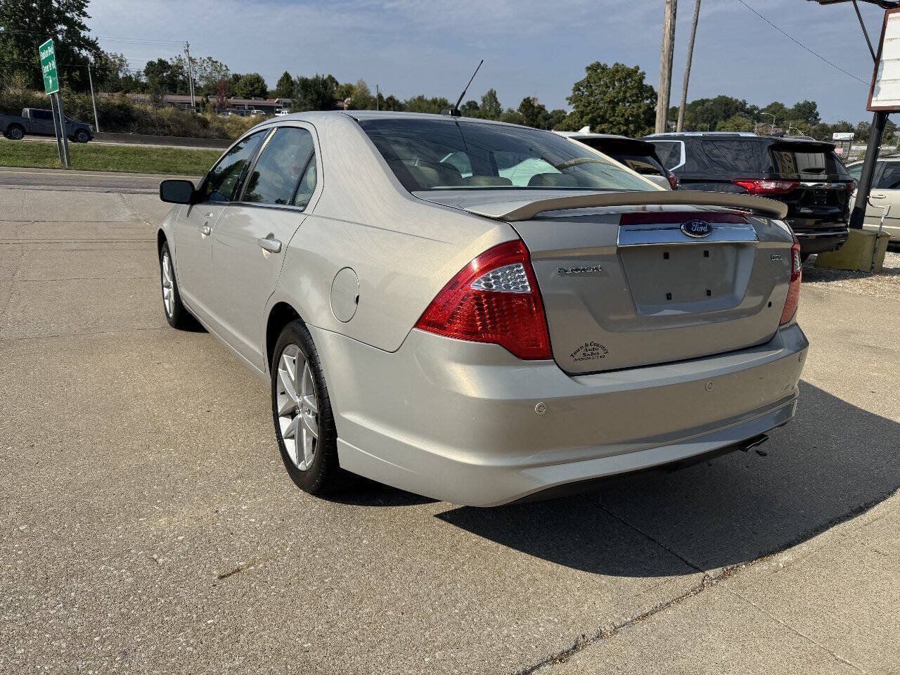 Used 2010 Ford Fusion SEL FWD image 6