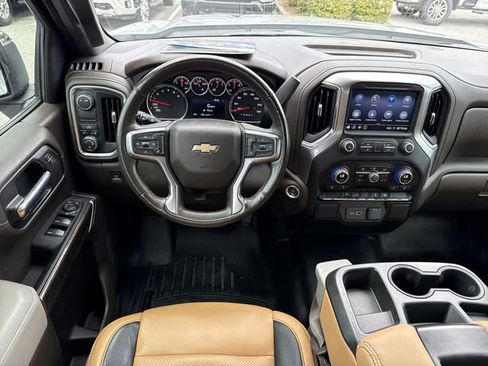 Used 2021 Chevrolet Silverado 1500 LT image 12