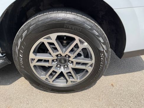 Used 2025 Ford Expedition Active AWD/4WD image 46