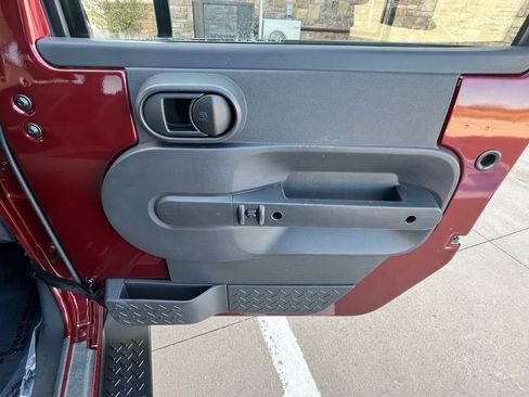 Used 2010 Jeep Wrangler Unlimited Sahara w/ Dual Top Group image 22