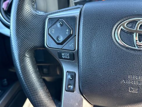 Used 2021 Toyota Tacoma SR5 AWD/4WD image 34