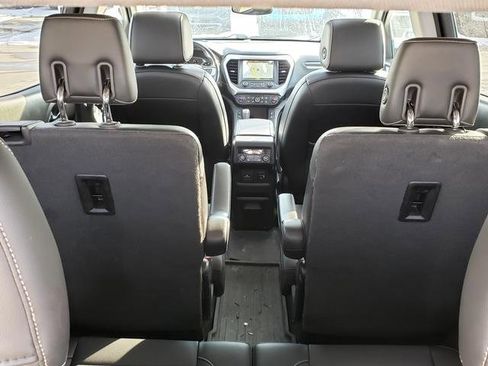 Used 2018 GMC Acadia SLT w/ LPO, Floor Liner Package image 9