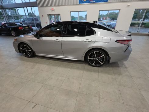Used 2019 Toyota Camry FWD image 14