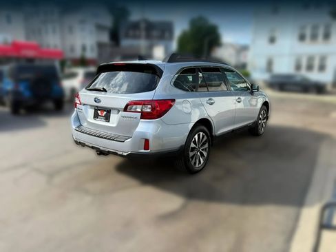 Used 2016 Subaru Outback 2.5i Limited AWD/4WD image 5