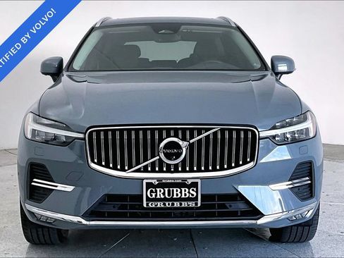 Certified 2023 Volvo XC60 B5 Plus AWD/4WD image 3