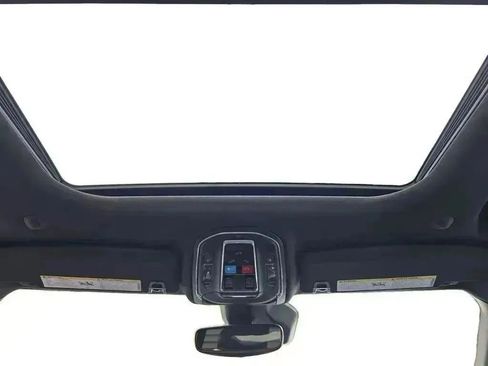 Used 2024 Jeep Grand Cherokee Altitude image 14