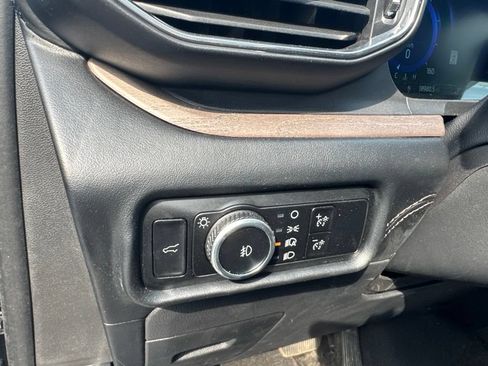 Used 2023 Ford Explorer Platinum w/ Technology Package AWD/4WD image 14