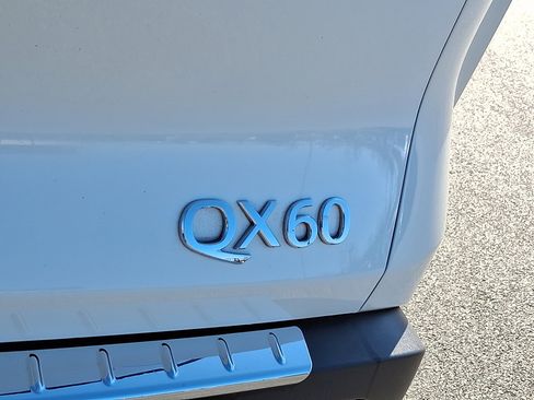 Used 2022 INFINITI QX60 Luxe w/ Performance Audio Package image 32
