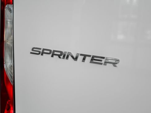 Used 2025 Mercedes-Benz Sprinter 2500 image 21