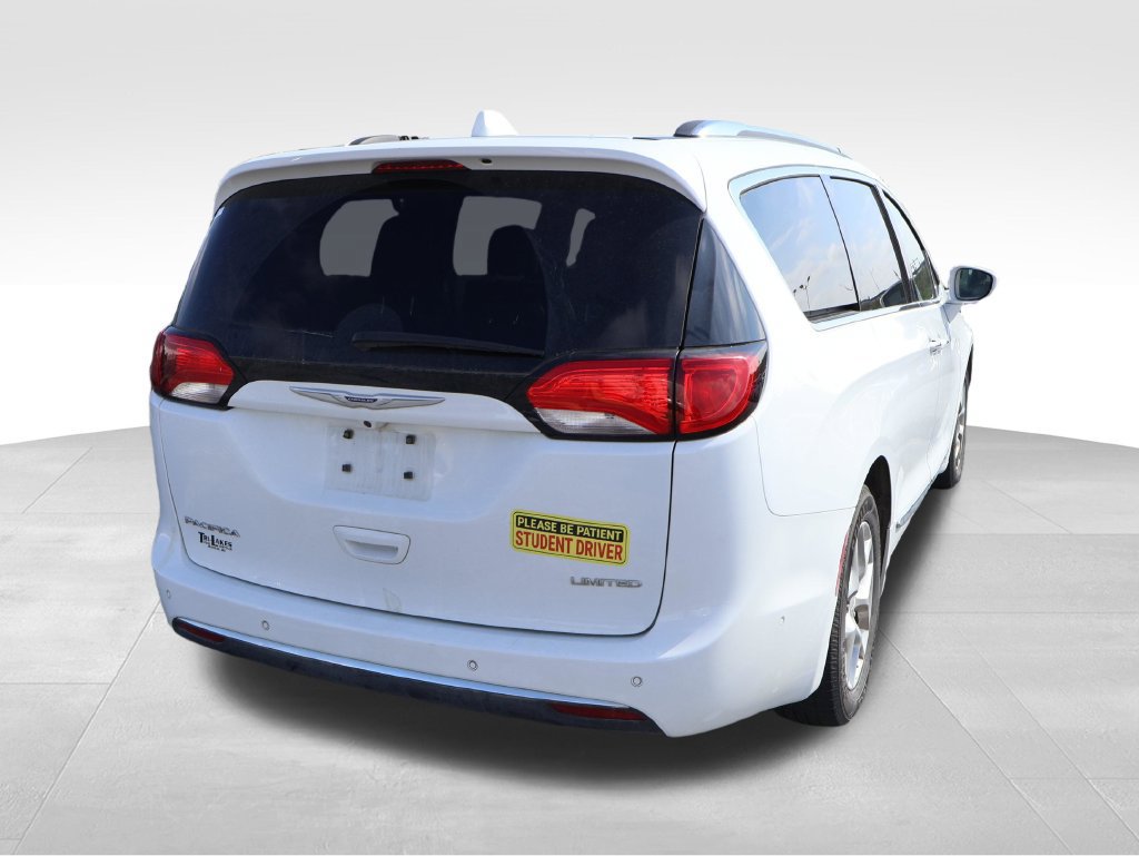 Used 2020 Chrysler Pacifica Limited w/ Advanced Safetytec Group FWD image 13