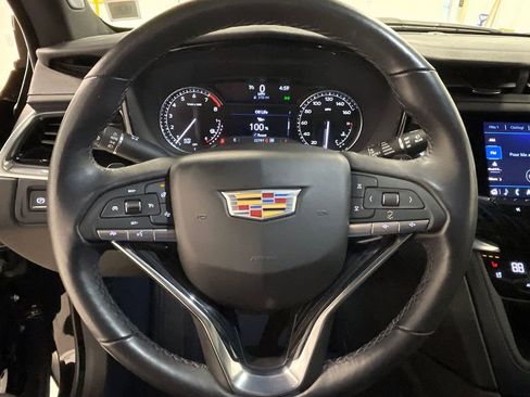 Used 2025 Cadillac XT6 Premium Luxury image 37