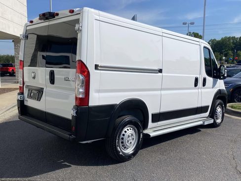 Used 2025 RAM ProMaster 2500 w/ U-Haul Equipment Group FWD image 8
