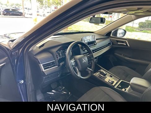 Used 2024 Mitsubishi Outlander SE Black Edition AWD/4WD image 7
