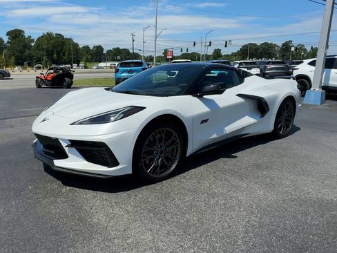 Used 2023 Chevrolet Corvette Stingray Premium Conv w/ Z51 Performance Package RWD image 4