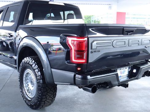 Used 2019 Ford F150 Raptor w/ Equipment Group 802A Luxury AWD/4WD image 9