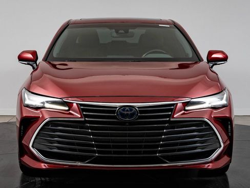 Used 2020 Toyota Avalon Limited w/ Advanced Safety Package FWD image 2