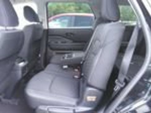 Certified 2025 Nissan Pathfinder SV FWD image 5